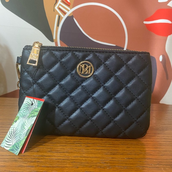 Badgley Mischka Handbags - - Badgley Mischka Vegan Black Wristlet